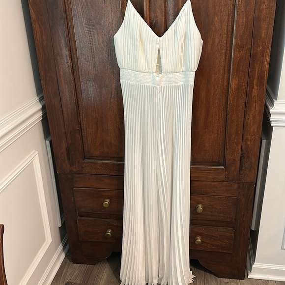 Alice & Olivia Gloria Chain Strap Jumpsuit - Picture 10 of 17